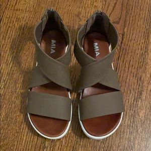 MIA Deana taupe zip back sandals